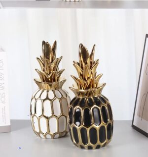 Decorative luxury pineapple sculpture for home/office decoration 