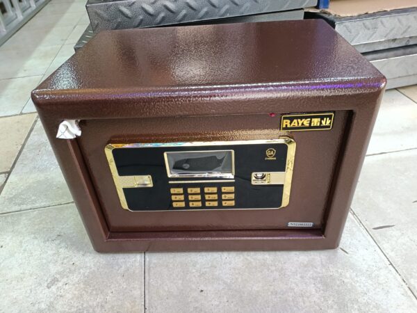 IMG20220503115730-scaled-1.jpg Money/Jewelry safe Box 10kg