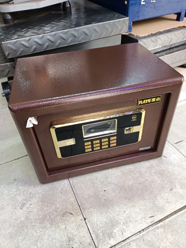 IMG20220503115739-scaled-1.jpg Money/Jewelry safe Box 10kg