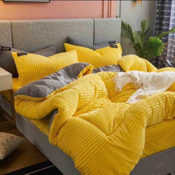 Screenshot_2023-04-26-12-39-51-82_7352322957d4404136654ef4adb64504.jpg Velvet TC warm duvet